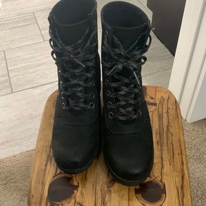 Black sorel Lexie boot. 8.5